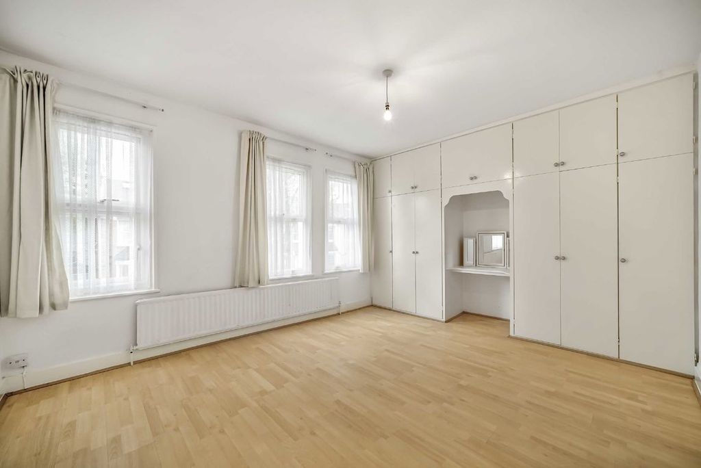 Property photo 3 of 5