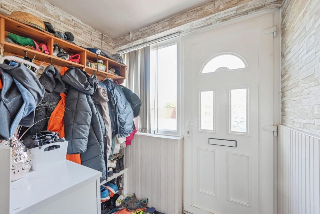 Property photo 2 of 18 49Mildenhall-5.Jpg