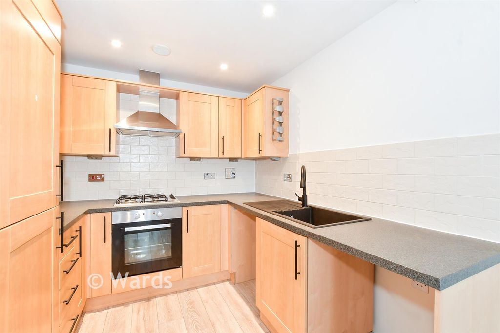 Property photo 3 of 19 Kitchen