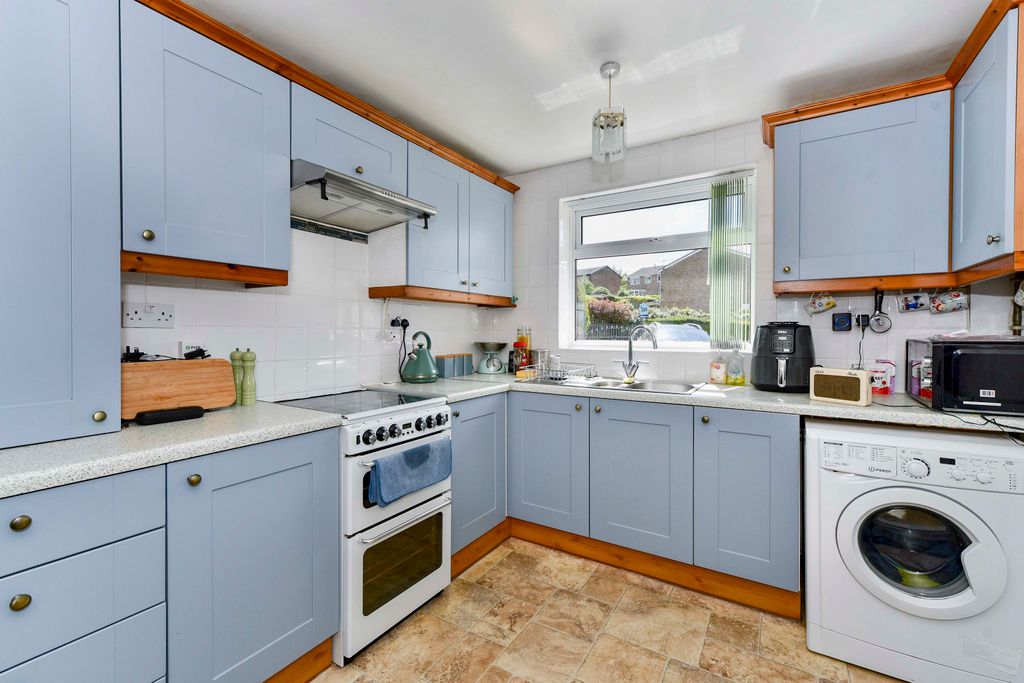 Property photo 3 of 20 Kitchen