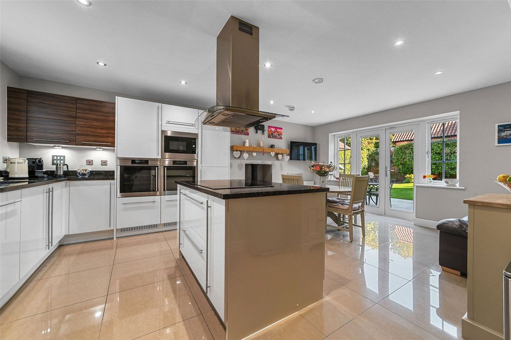 Property photo 2 of 17 Picture No. 47