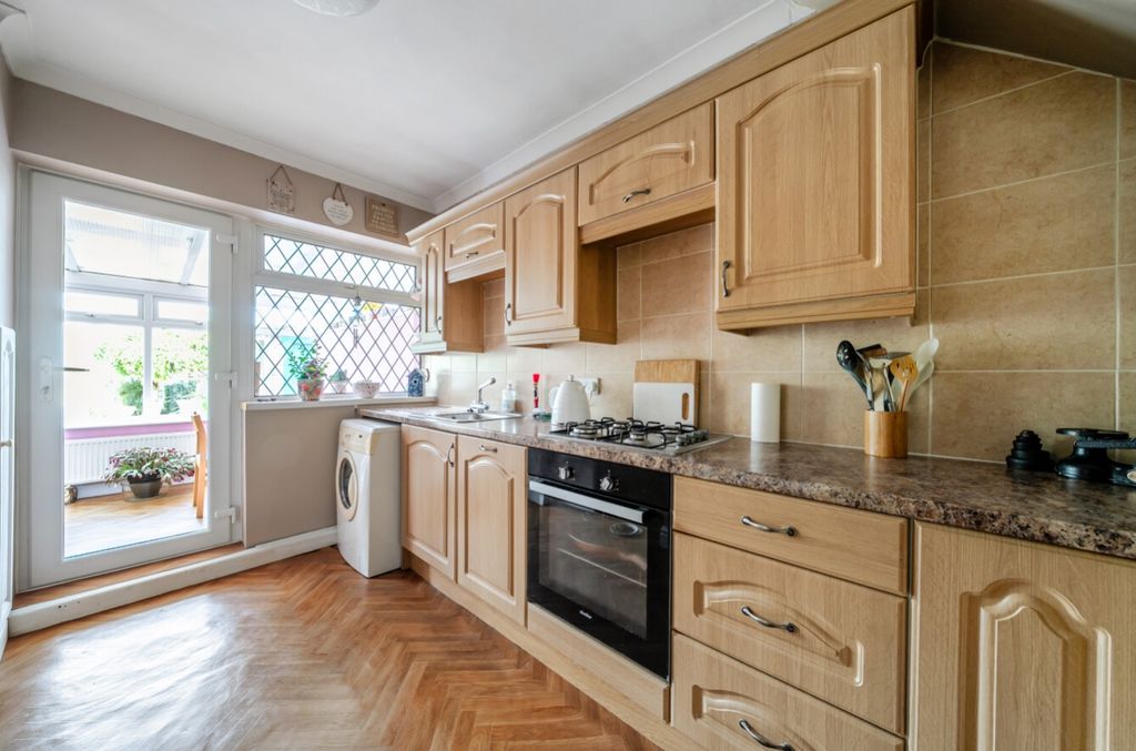 Property photo 2 of 10 2-6A70c1c47F78E-1501272-19Fc874857504-3-3