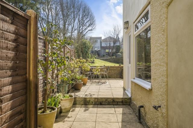 Property photo 3 of 17 Courtyard To Side