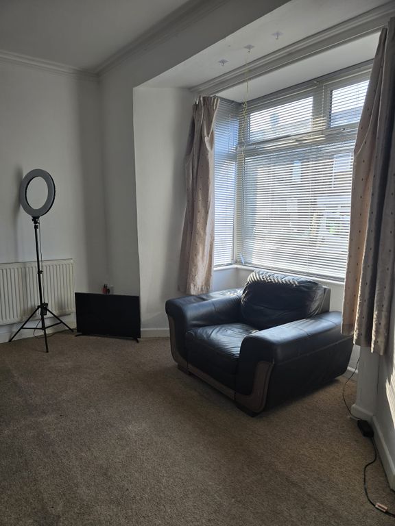 Property photo 3 of 12