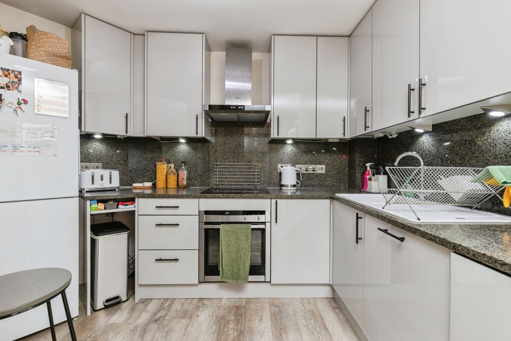 Property photo 3 of 13 Pbox-Img.Jpg