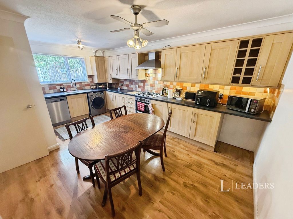 Property photo 2 of 18 2