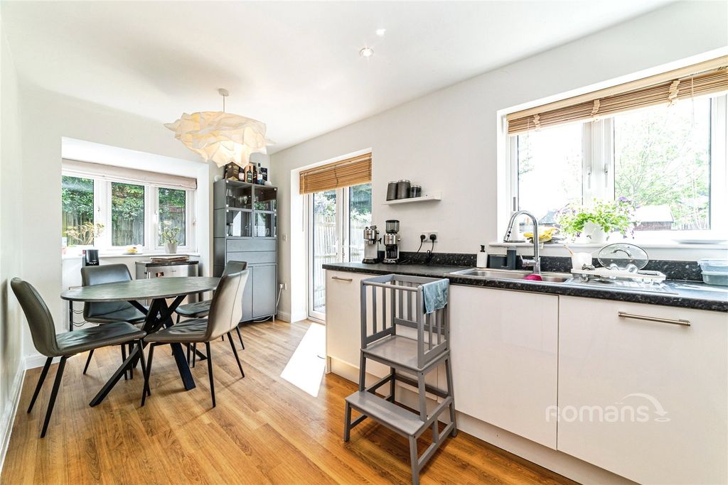 Property photo 3 of 12 Picture No. 02