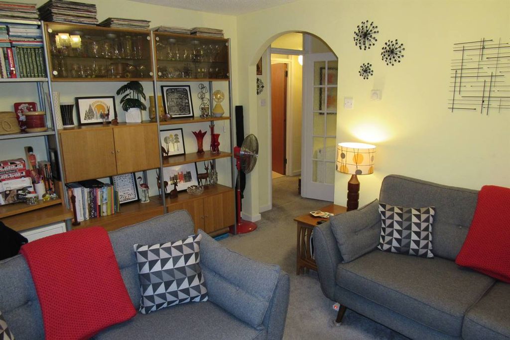 Property photo 3 of 25