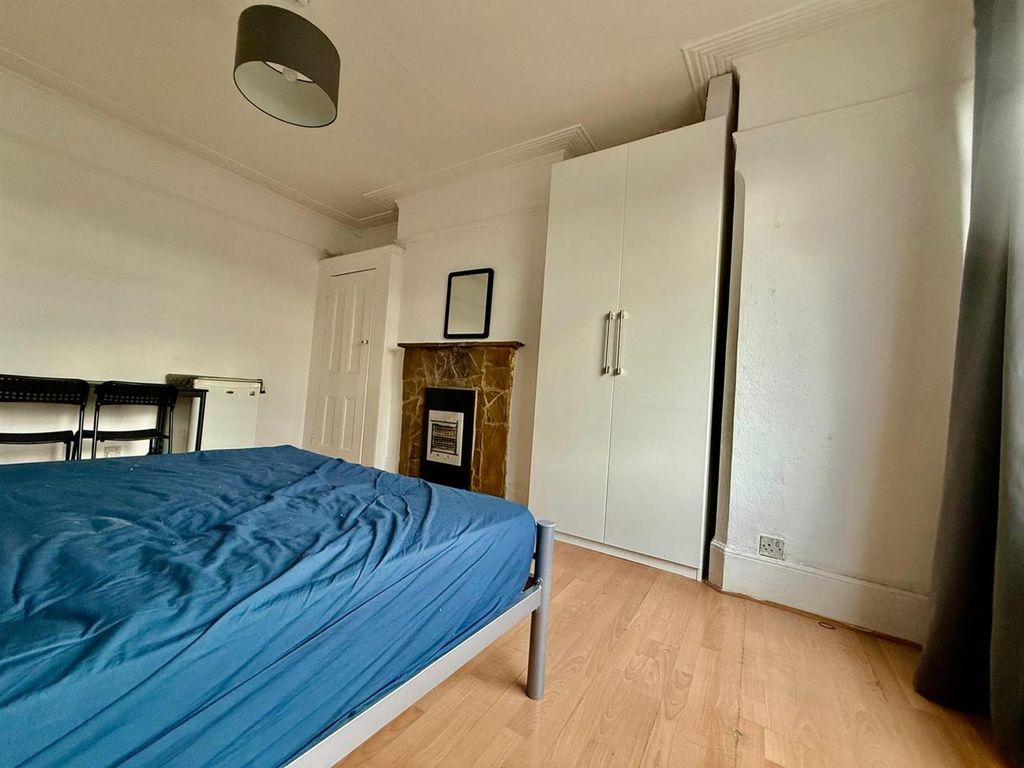 Property photo 3 of 8 Photo 3.Jpg