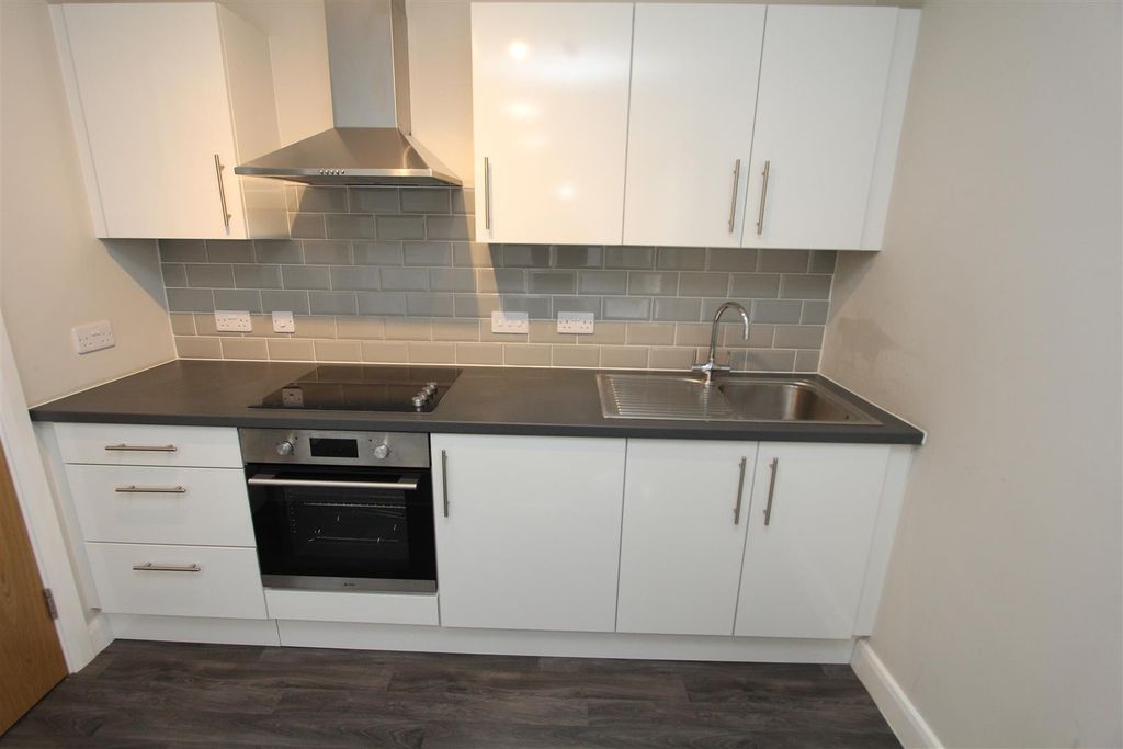 Property photo 2 of 8 Kitchen.Jpg