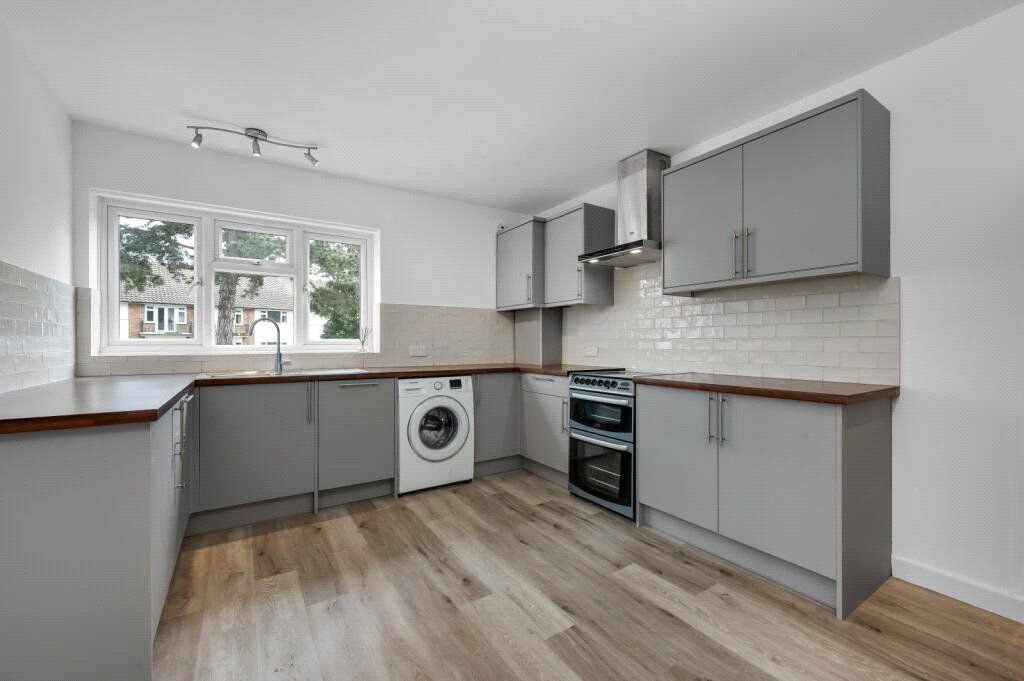 Property photo 2 of 16 Kitchen