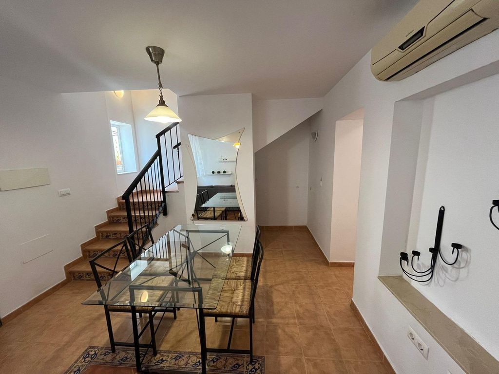 Property photo 3 of 47