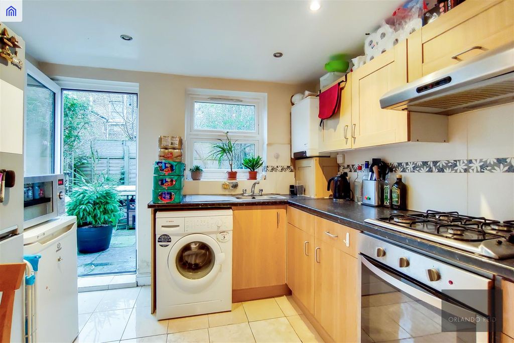 Property photo 2 of 10