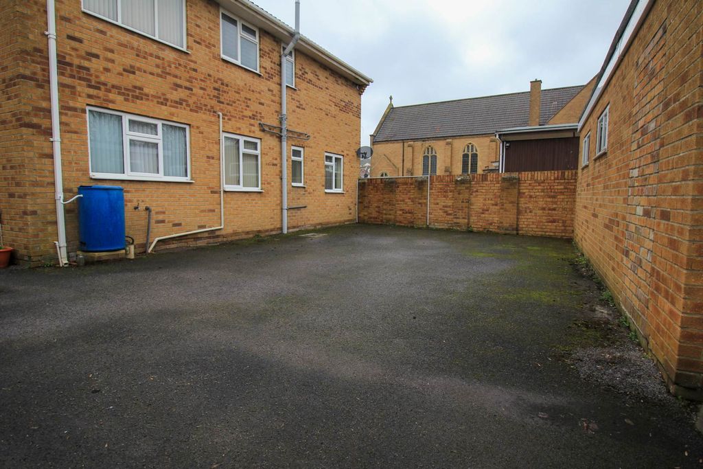 Property photo 3 of 19