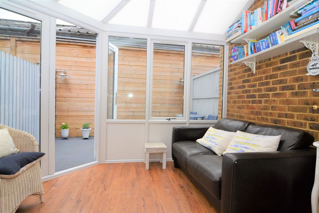 Property photo 3 of 6 Front