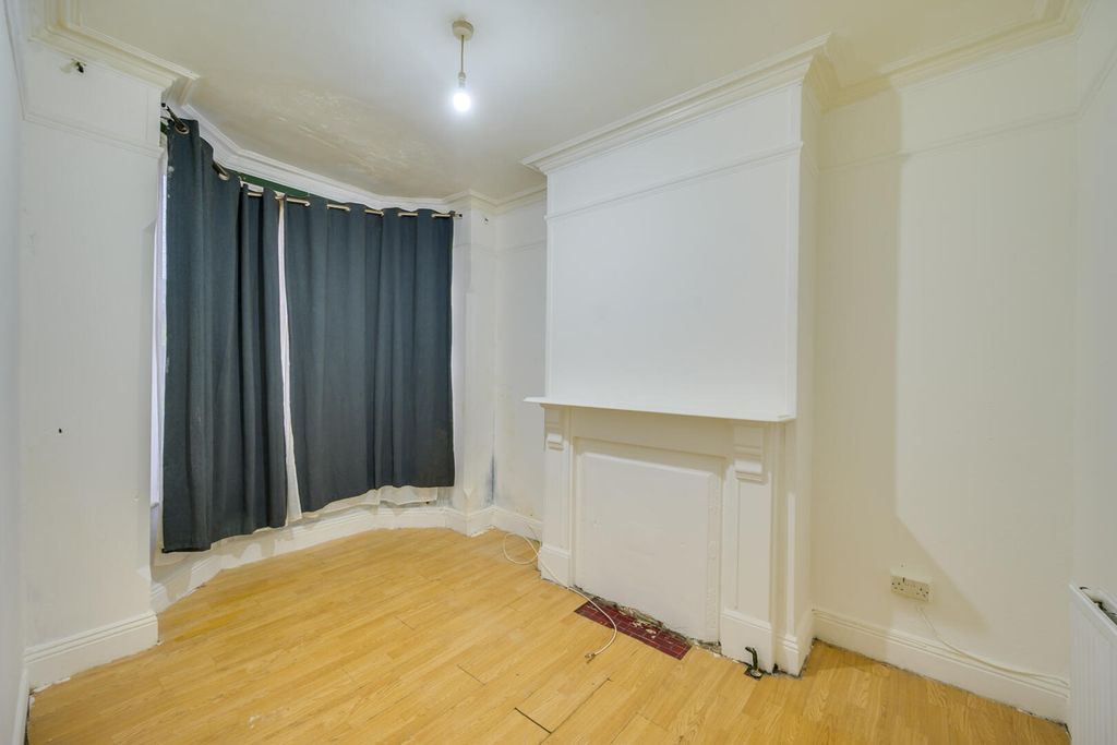 Property photo 3 of 15 Living Room