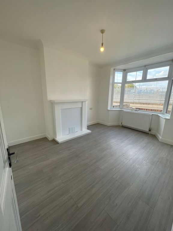 Property photo 1 of 8 Photo 2