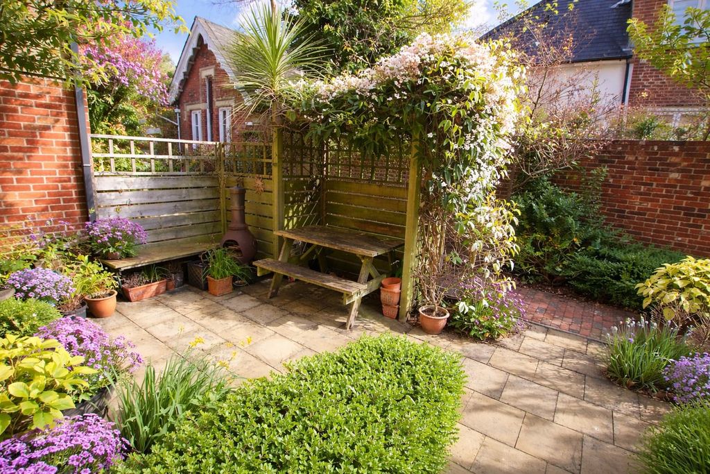 Property photo 3 of 12