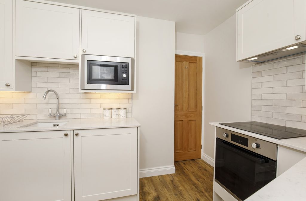 Property photo 2 of 11 I83A1622