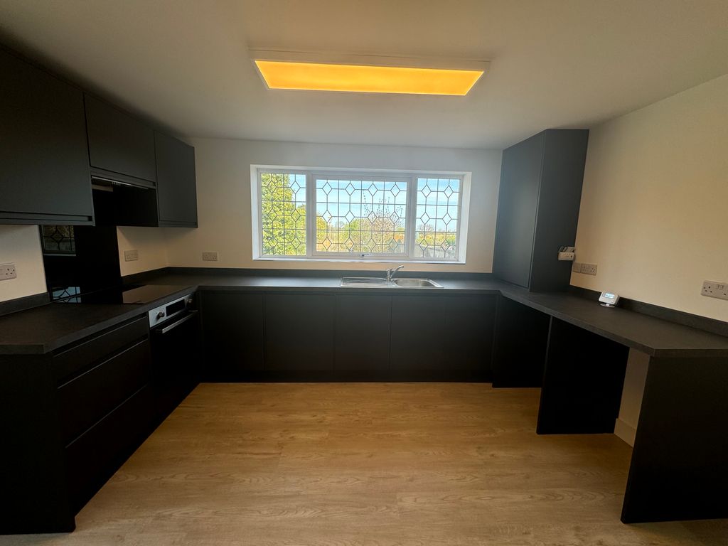 Property photo 3 of 12 Image