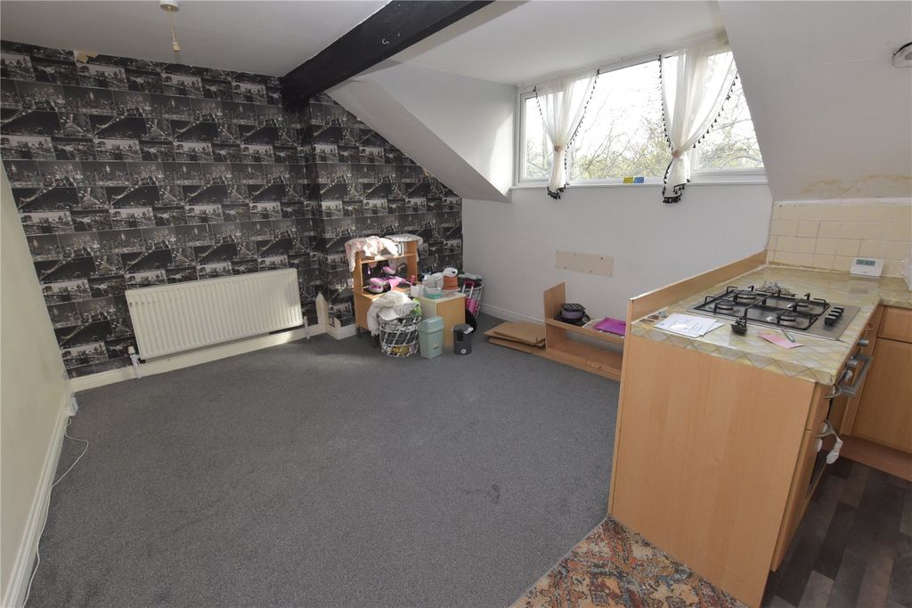 Property photo 3 of 6 Picture No. 05