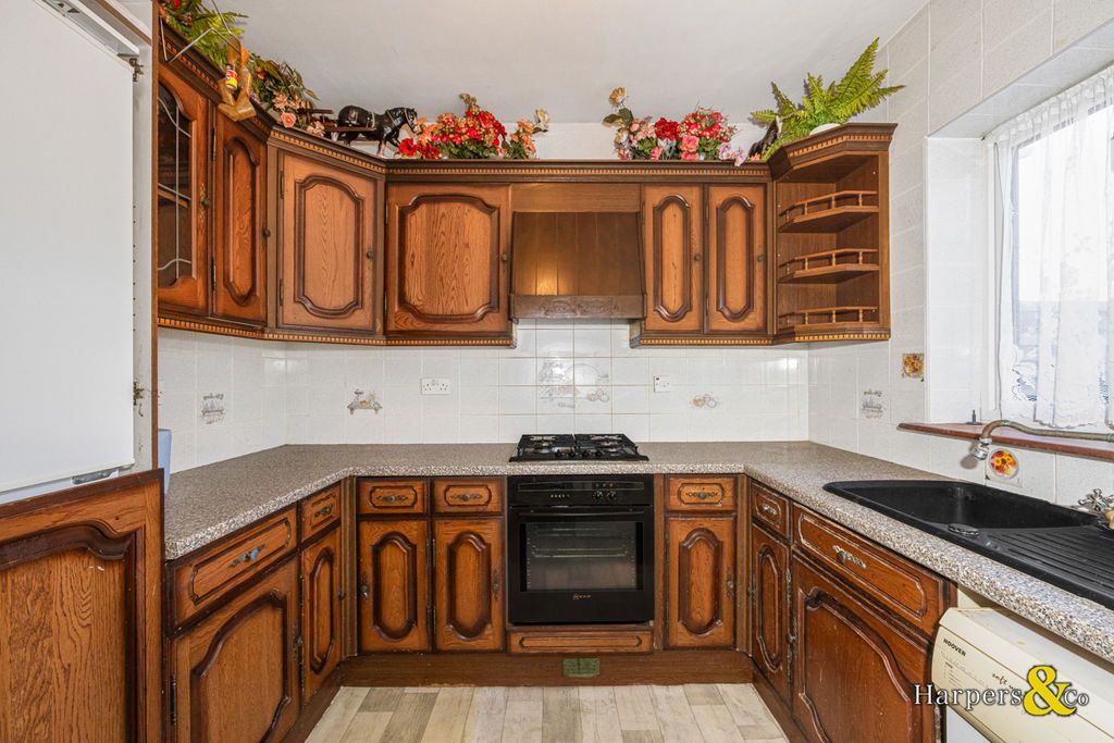 Property photo 2 of 16 Photo 14