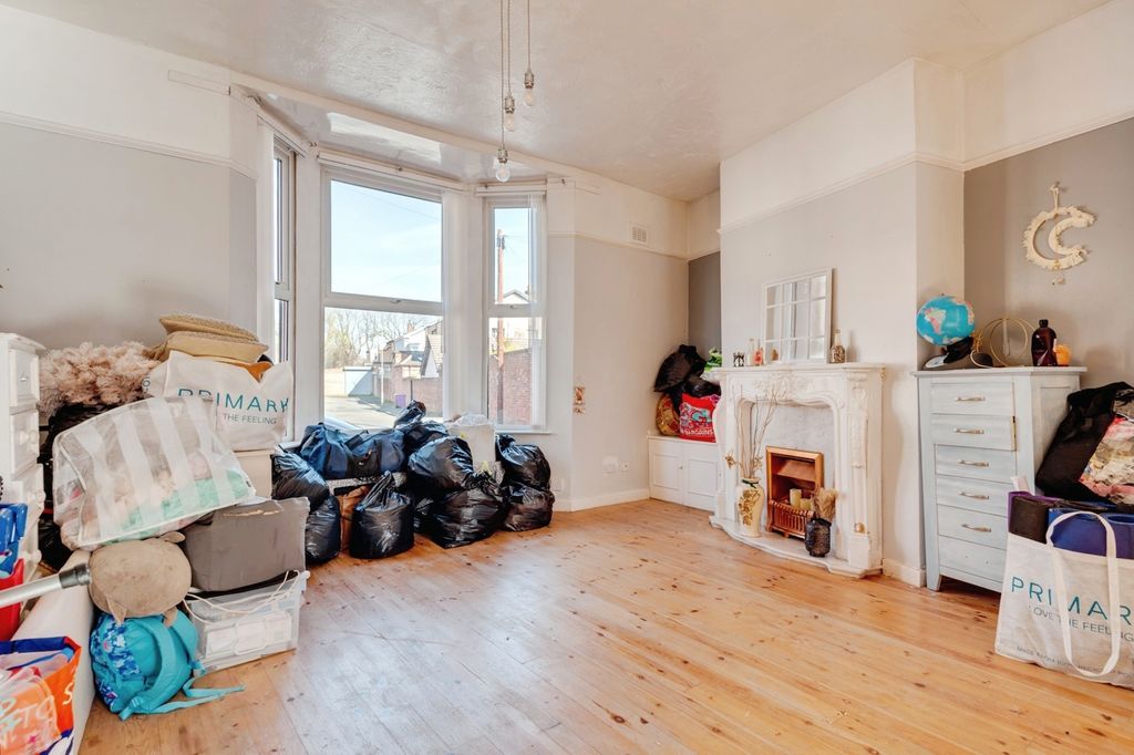 Property photo 2 of 16 Pbox-Img.Jpg