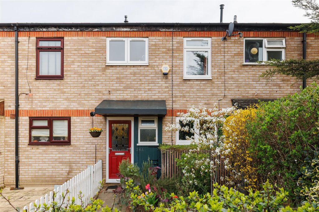 Property photo 1 of 31 Harrow Road, E11