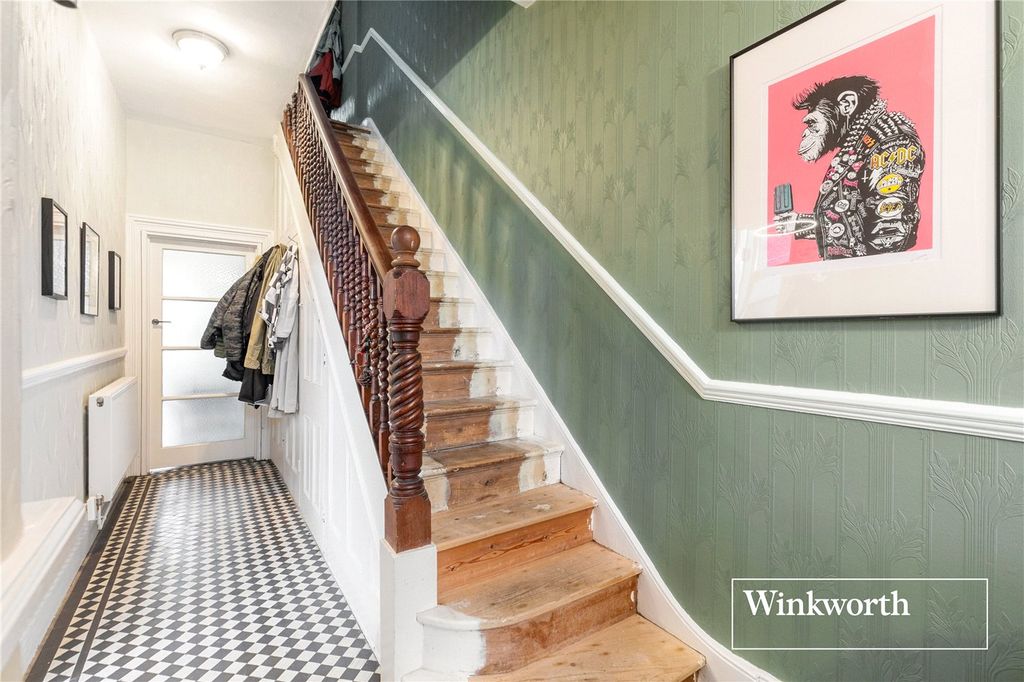 Property photo 2 of 18 Picture No. 11