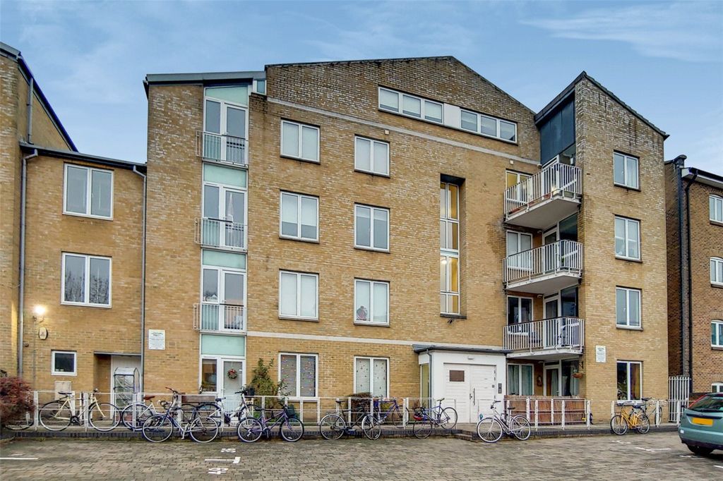 Property photo 1 of 10 Picture No. 15