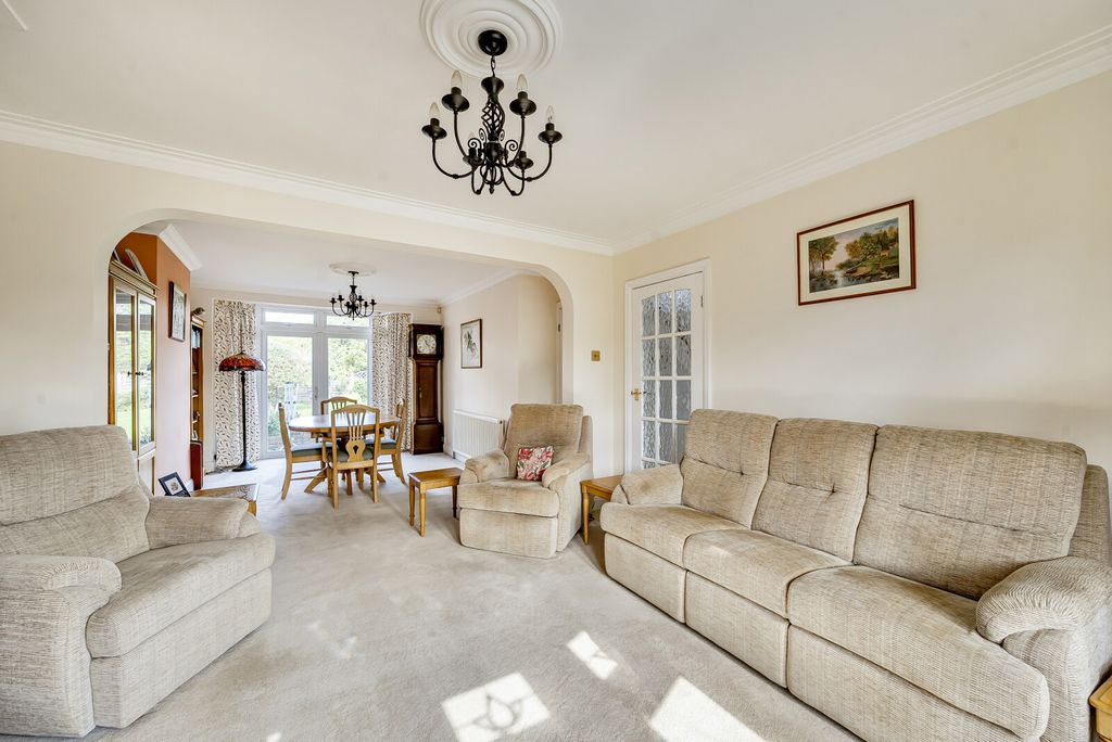 Property photo 3 of 17 Sitting/Dining Room