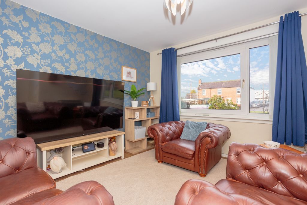 Property photo 2 of 27 Lounge/Diner