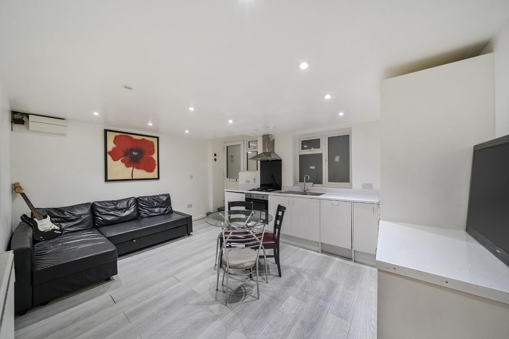 Property photo 2 of 13 1363761-5-68E7d8c738585.Jpg