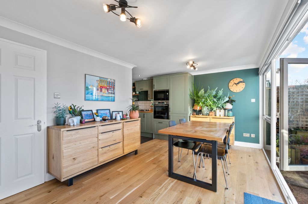 Property photo 2 of 18 Picture No. 13