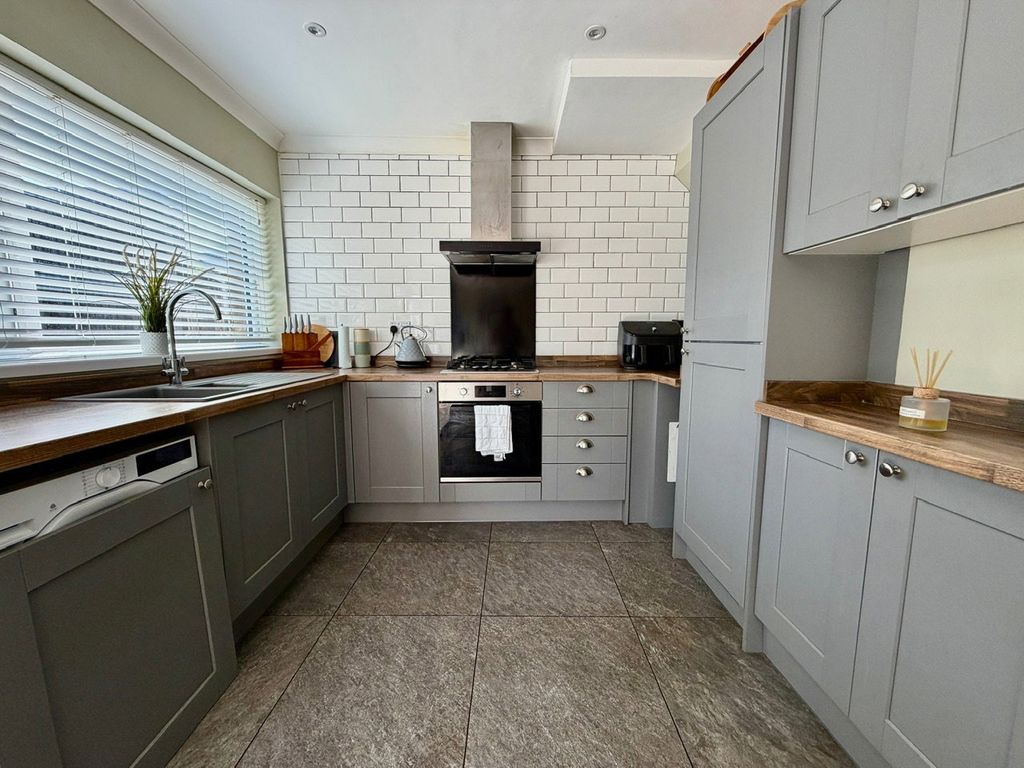 Property photo 2 of 44