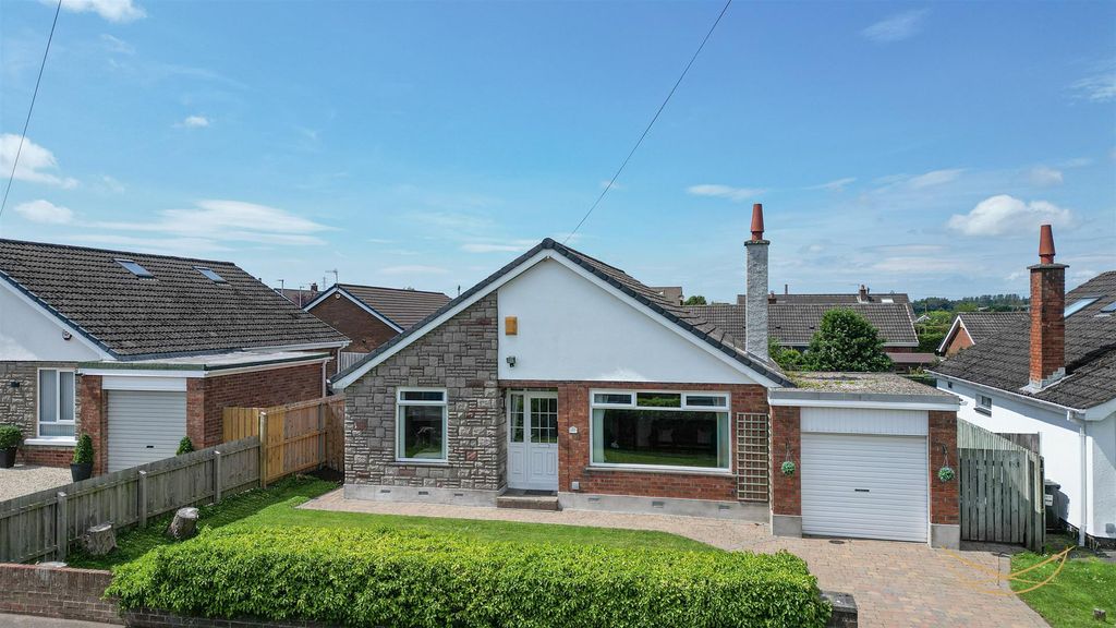Property photo 3 of 33 Dhp-8.Jpg