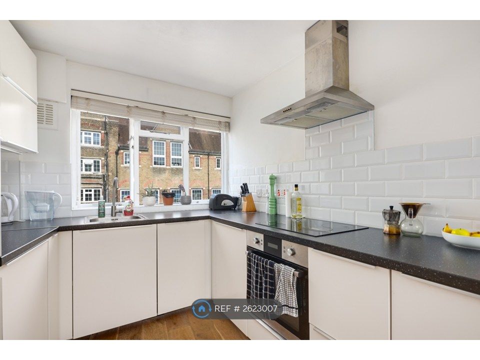 Property photo 3 of 17 Kitchen