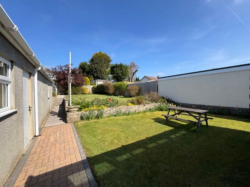 Property photo 2 of 19 Garden