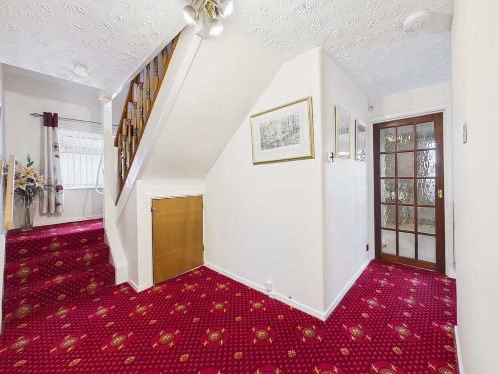 Property photo 2 of 20 Hallway