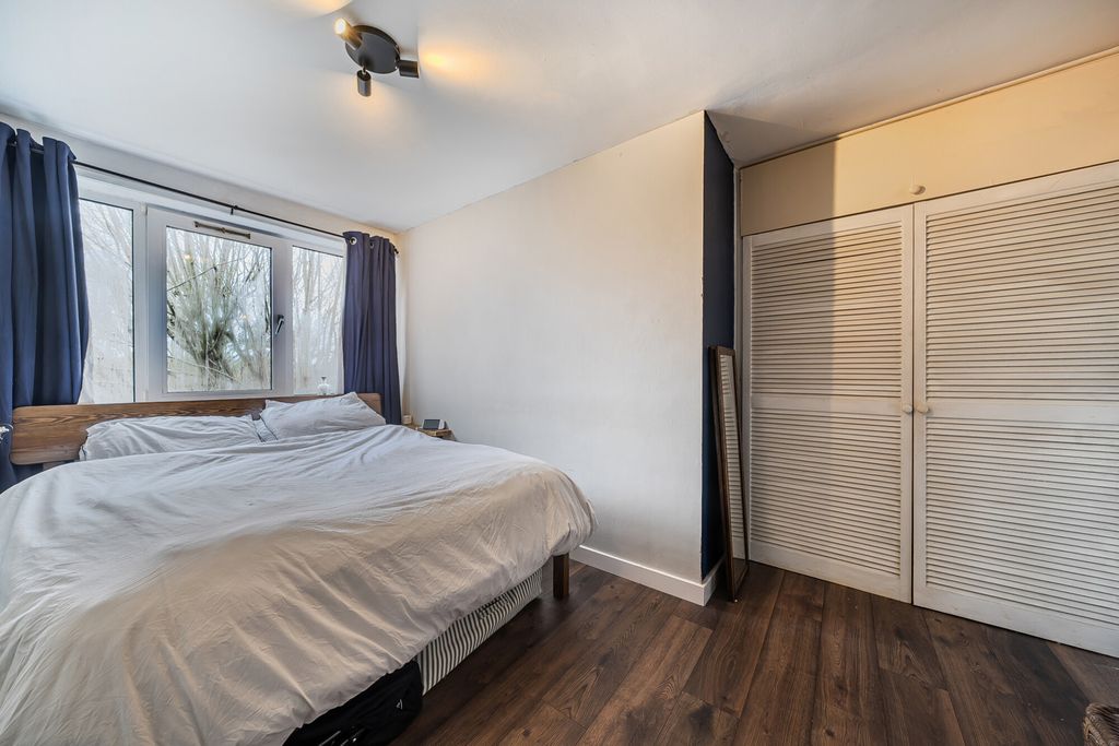 Property photo 2 of 12 1407702-16-6995c7...