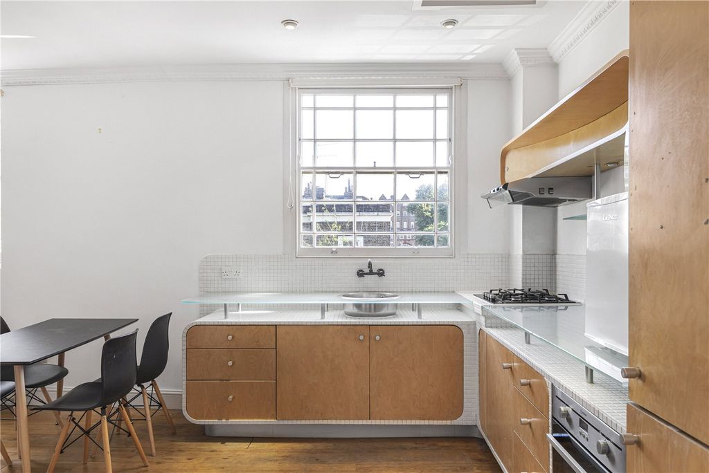 Property photo 3 of 7 Reception/ Kitchen