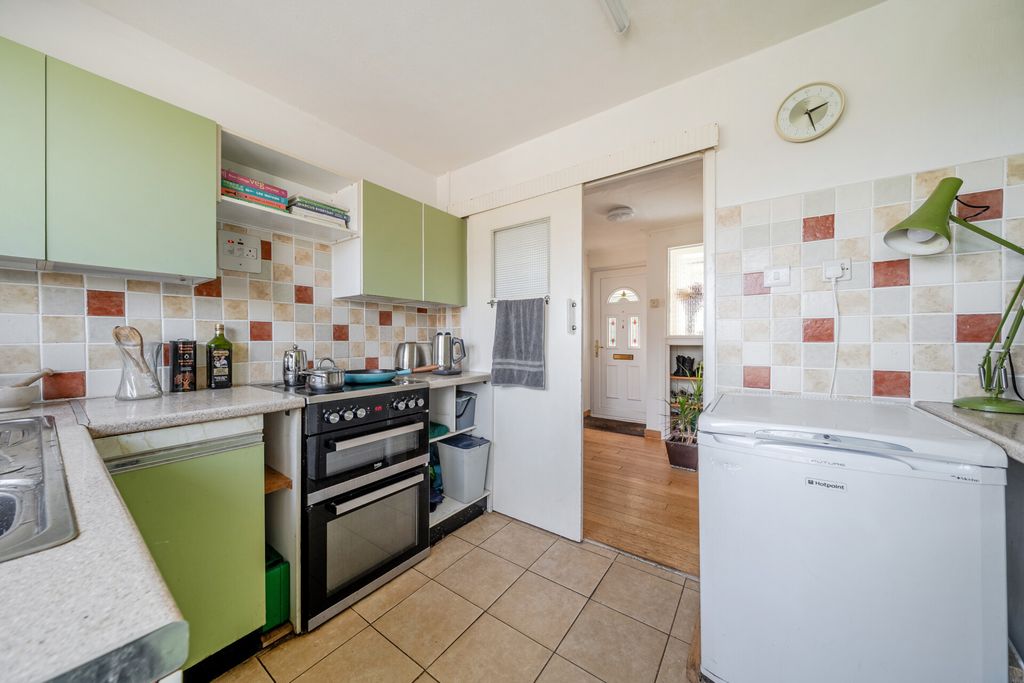 Property photo 3 of 21 1530592-15-1A13Ac...