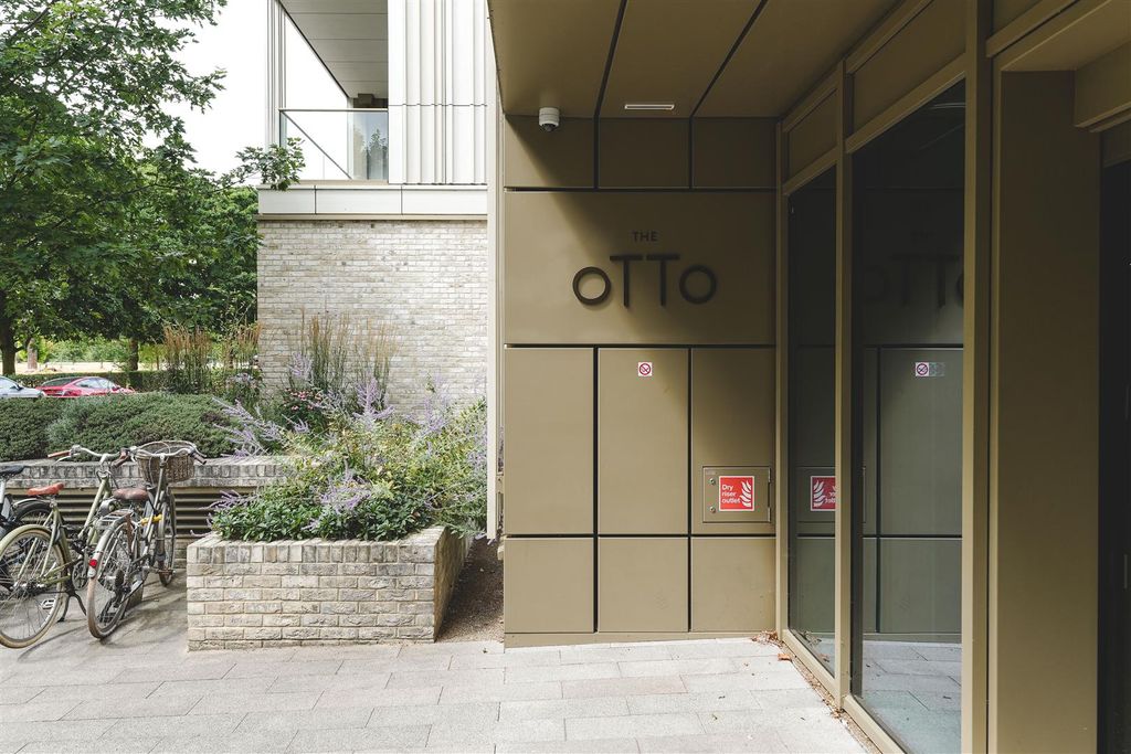 Property photo 2 of 36 Otto Building-35.Jpg