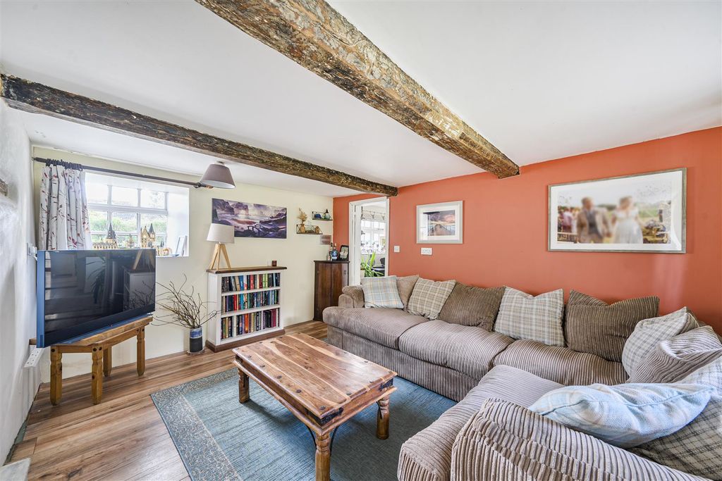 Property photo 3 of 19 Sitting Room