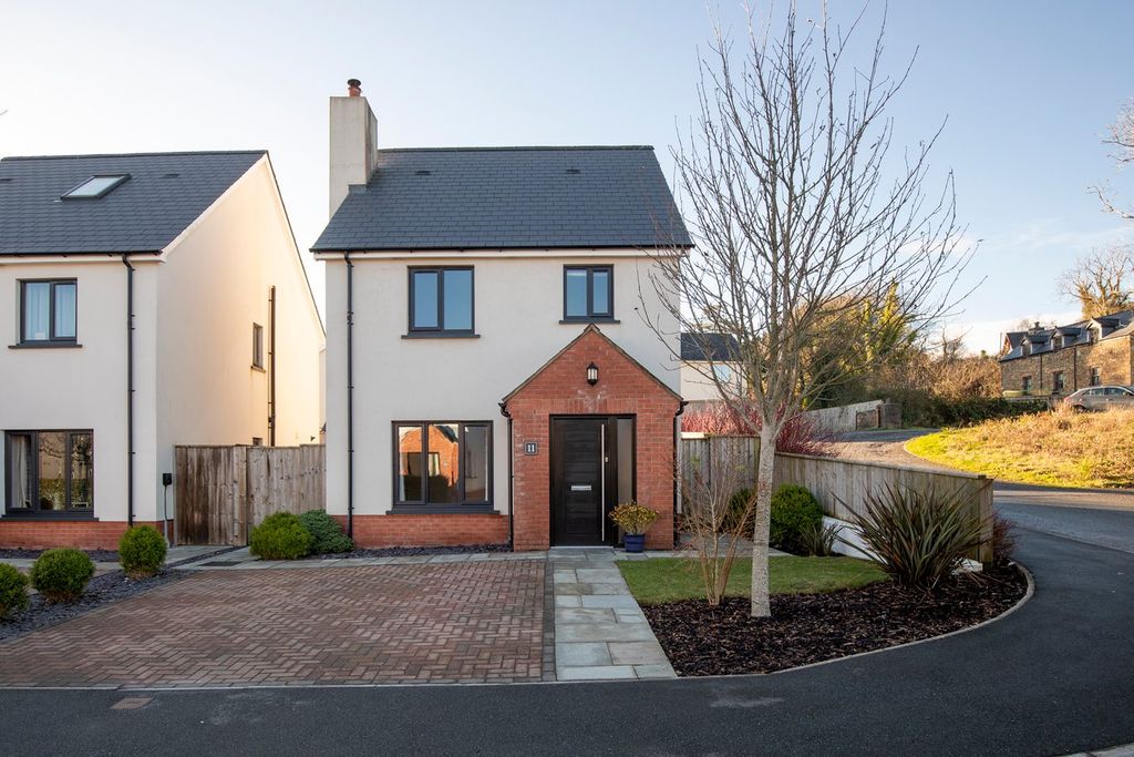 Property photo 1 of 31