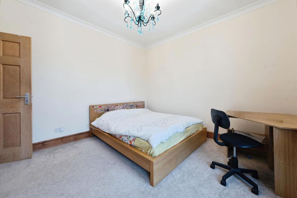 Property photo 3 of 41 Pbox-Img.Jpg