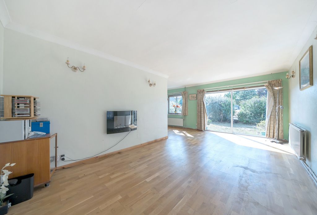 Property photo 3 of 18 1340485-1-689B5E6...
