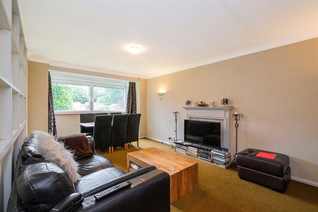 Property photo 2 of 14 11 Trent Court-13.Jpg