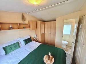 Property photo 3 of 5 Main Bedroom With En Suite Bathroom