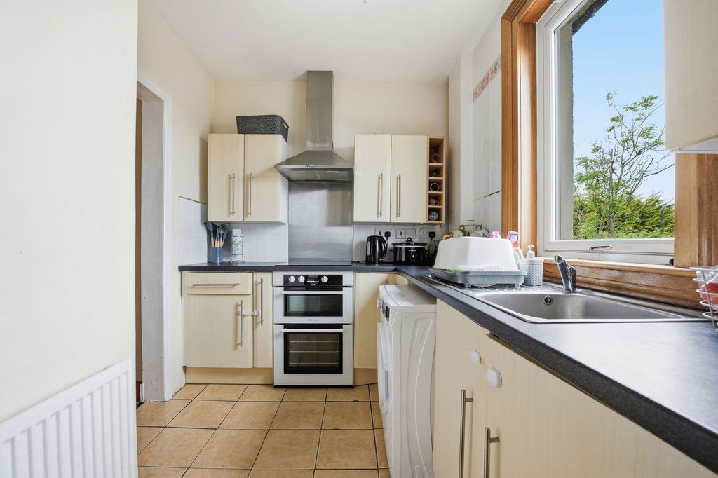 Additional image 6 of 2 bed flat for sale27 Victoria Place, Brightons, Falkirk FK2